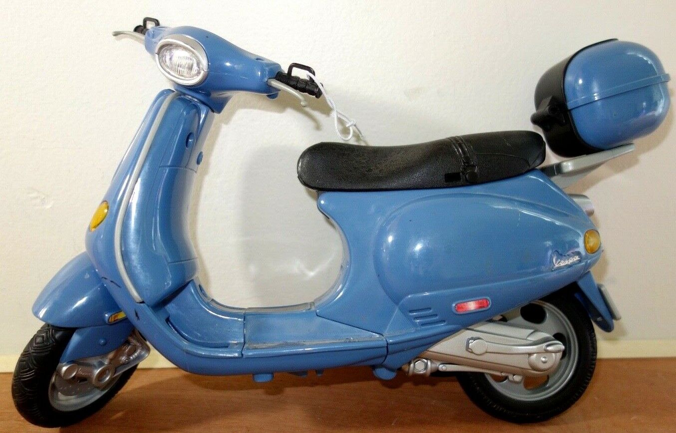 2002 Barbie Vespa Moped Motorcycle  Scooter Blue My Scene Vehicle
